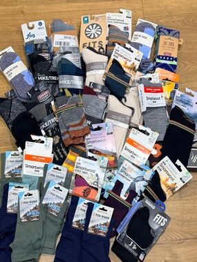 HUGE Sock LOT Smartwool Darn Tough DSG Fox Run + MORE 37 Pkgs SNOW SKI HIKE
